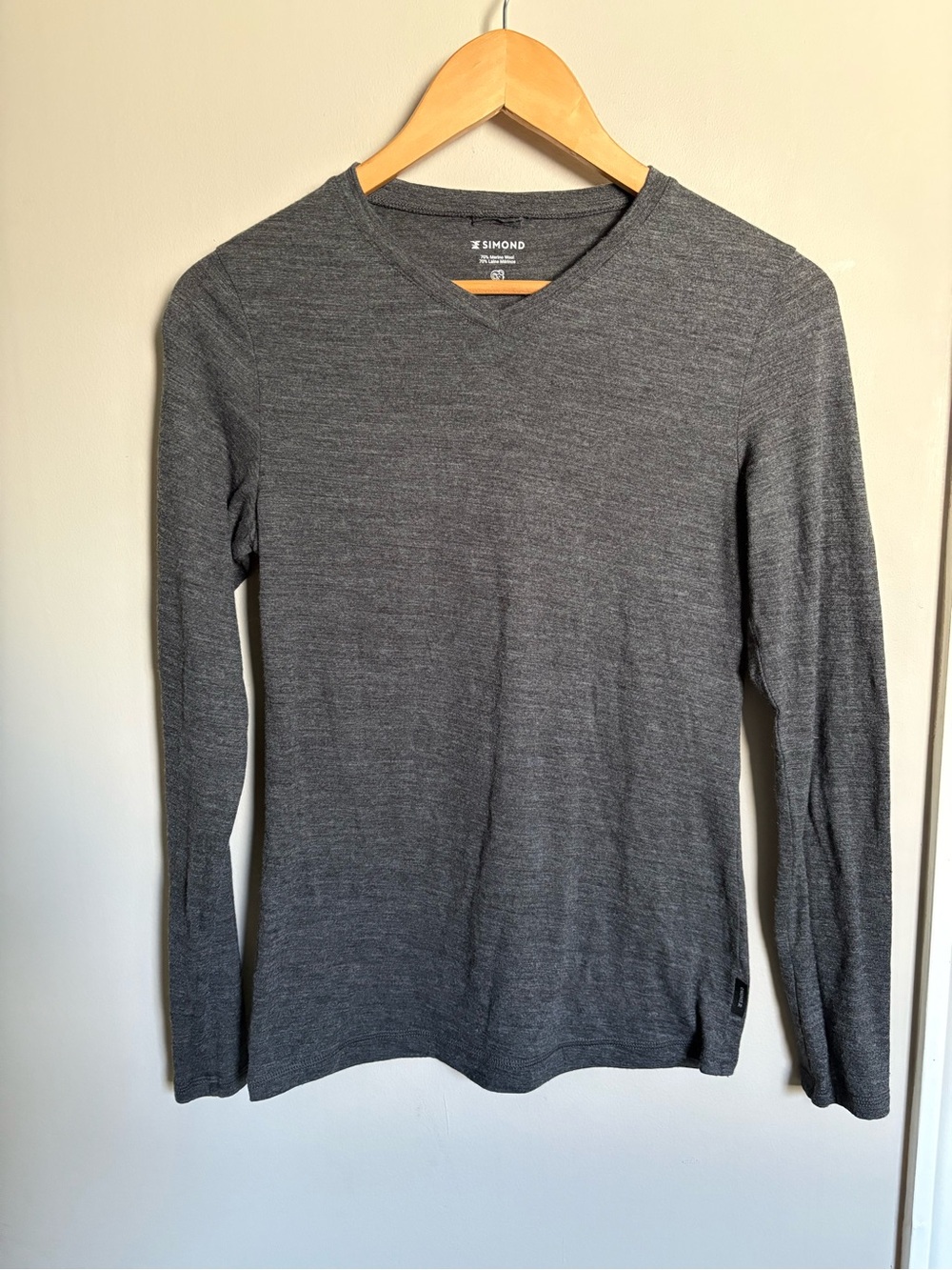 Women's merino wool Long Sleeve V-Neck Tee - Gray